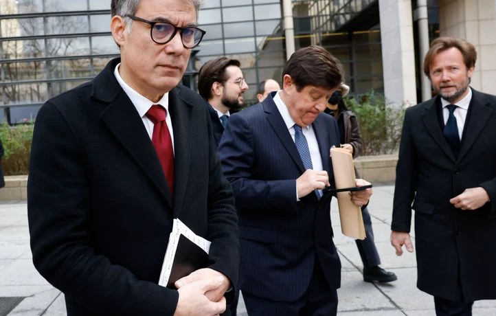 Tollé à gauche au sujet d’une affiche mêlant Marine Le Pen et Olivier Faure