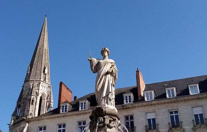 A Nantes, une célèbre statue amputée d’un bras, la mairie sur le coup