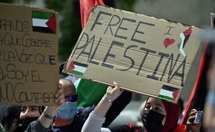 Ailleurs en Europe, des milliers de manifestants pro-palestiniens défilent