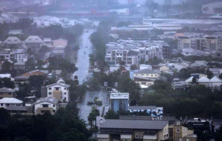 Le bilan du cyclone s’alourdit à cinq morts à La Réunion