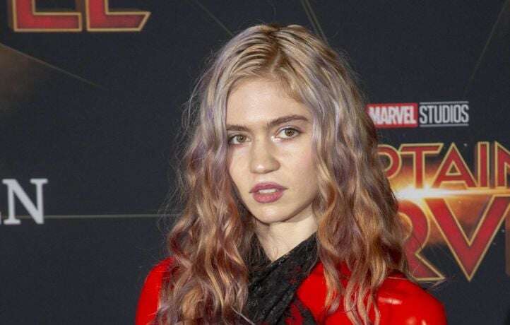 Grimes demande au public de ne plus poster de photos de ses enfants