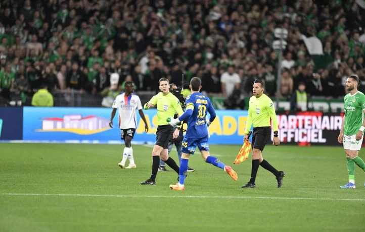 L’OL va déposer un recours après l’intervention de la VAR à Saint-Etienne