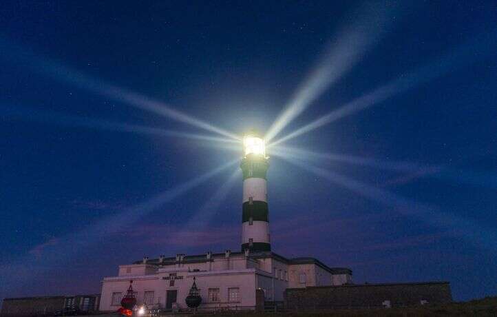 La rénovation de ce phare breton va-t-elle tuer une lumière « unique au monde » ?