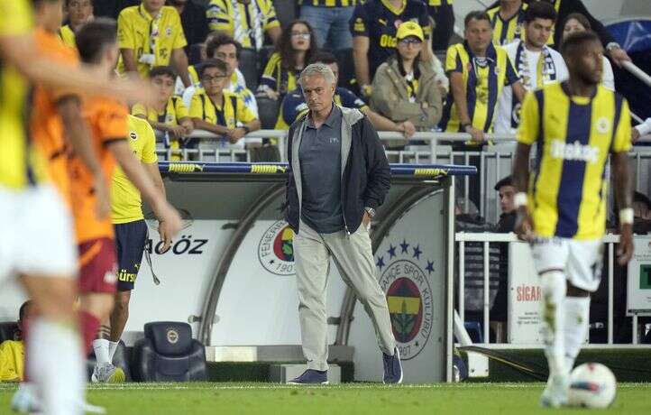 Galatasaray chambre José Mourinho très fort après la victoire dans le derby