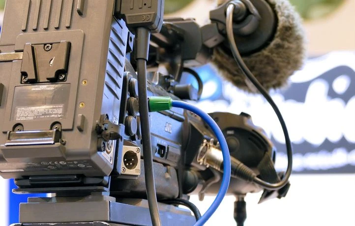 Un journaliste belge fait un malaise en direct à la télévision