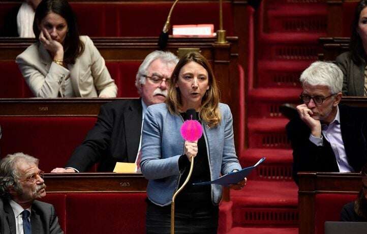 La balle antistress, arme de l’opposition dans le débat sur le narcotrafic