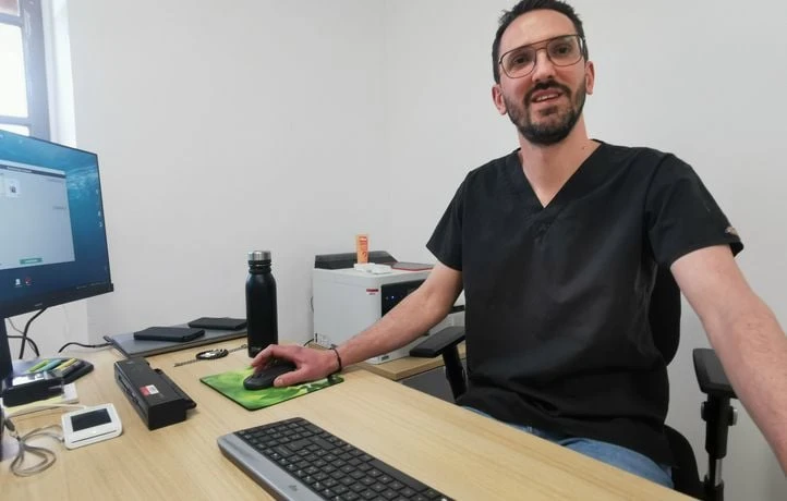 « Un gain en qualité de vie »… Ce médecin a fait le choix du salariat en désert médical
