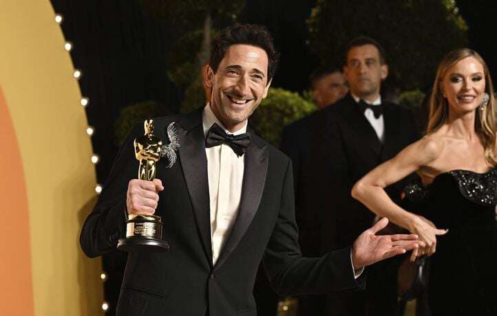 Sans chewing-gum, Adrien Brody parle 340 secondes aux Oscars… un record