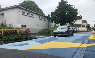 Une fresque pour faire ralentir les conducteurs devant une école à Rennes
