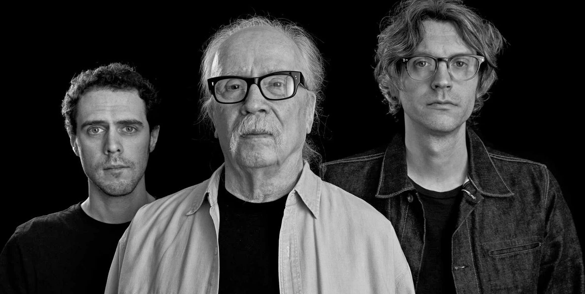 Casella dei dischi: le recensioni a John Carpenter, Oren Ambarachi e Camera Obscura