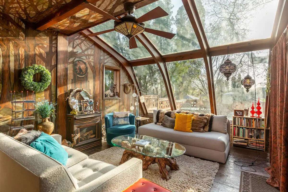 25 Romantic Airbnbs For A Couple’s Trip You’ll Never Forget