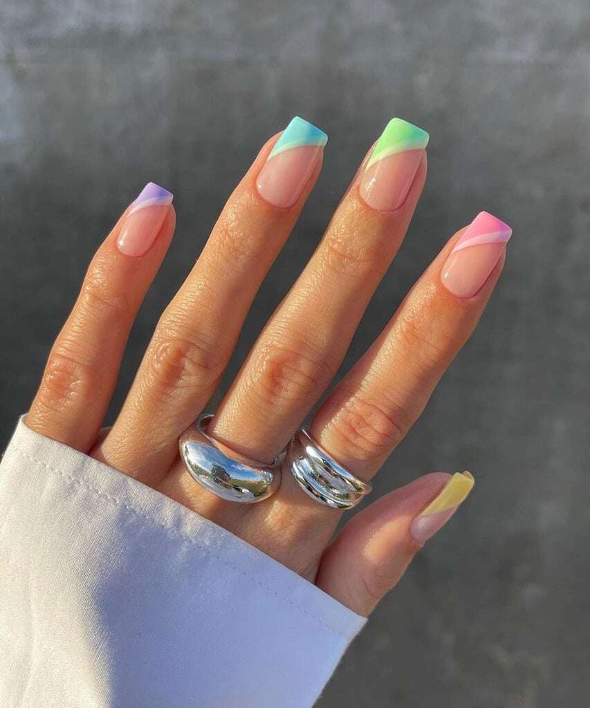 12 Alternative French Manicure Ideas To Ask For This Summer
