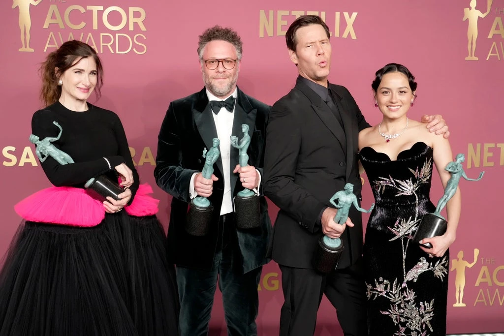 Catherine O’Hara’s Actor Awards Win Reminds Us Why We Need To Celebrate Our Heroes