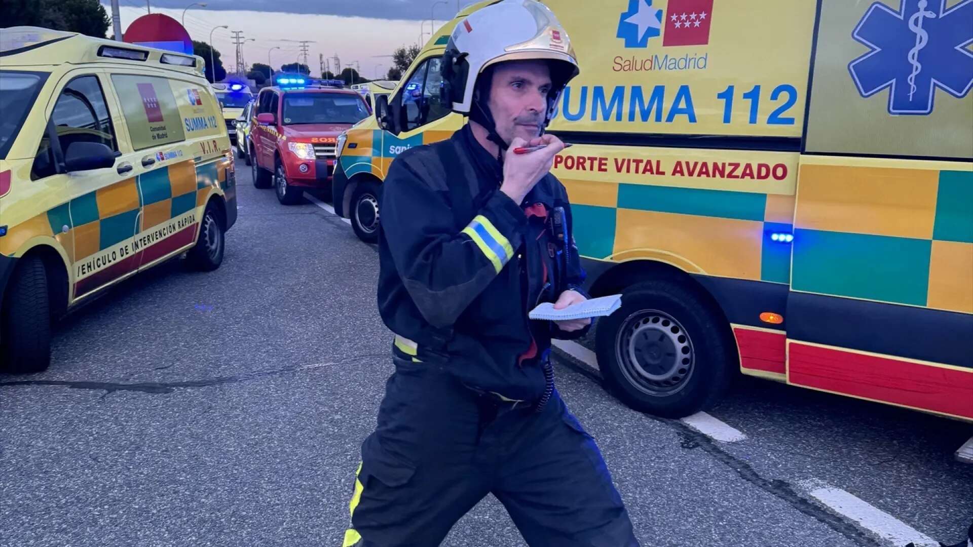 Cinco personas heridas, tres graves, tras un choque frontolateral entre dos coches en la M-40