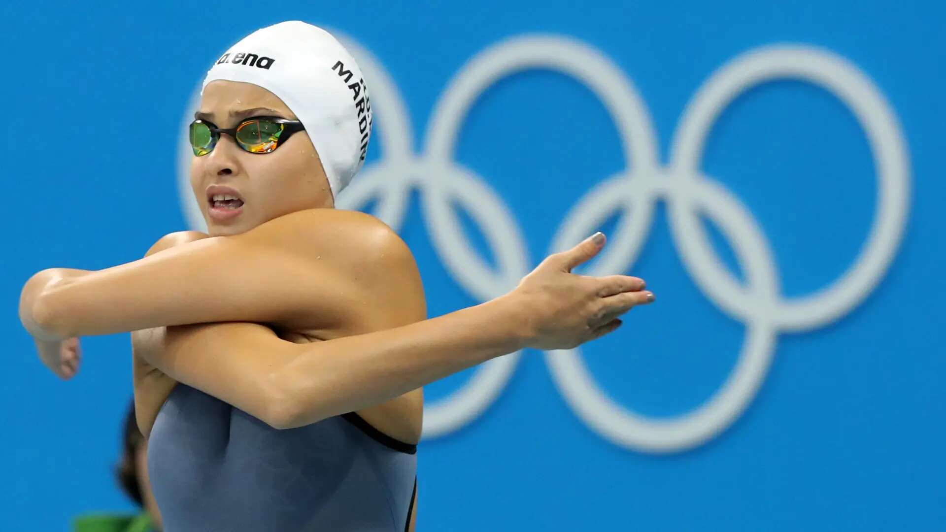 La nadadora olímpica Yusra Mardini vuelve a casa una década después de huir de la guerra de Siria: 