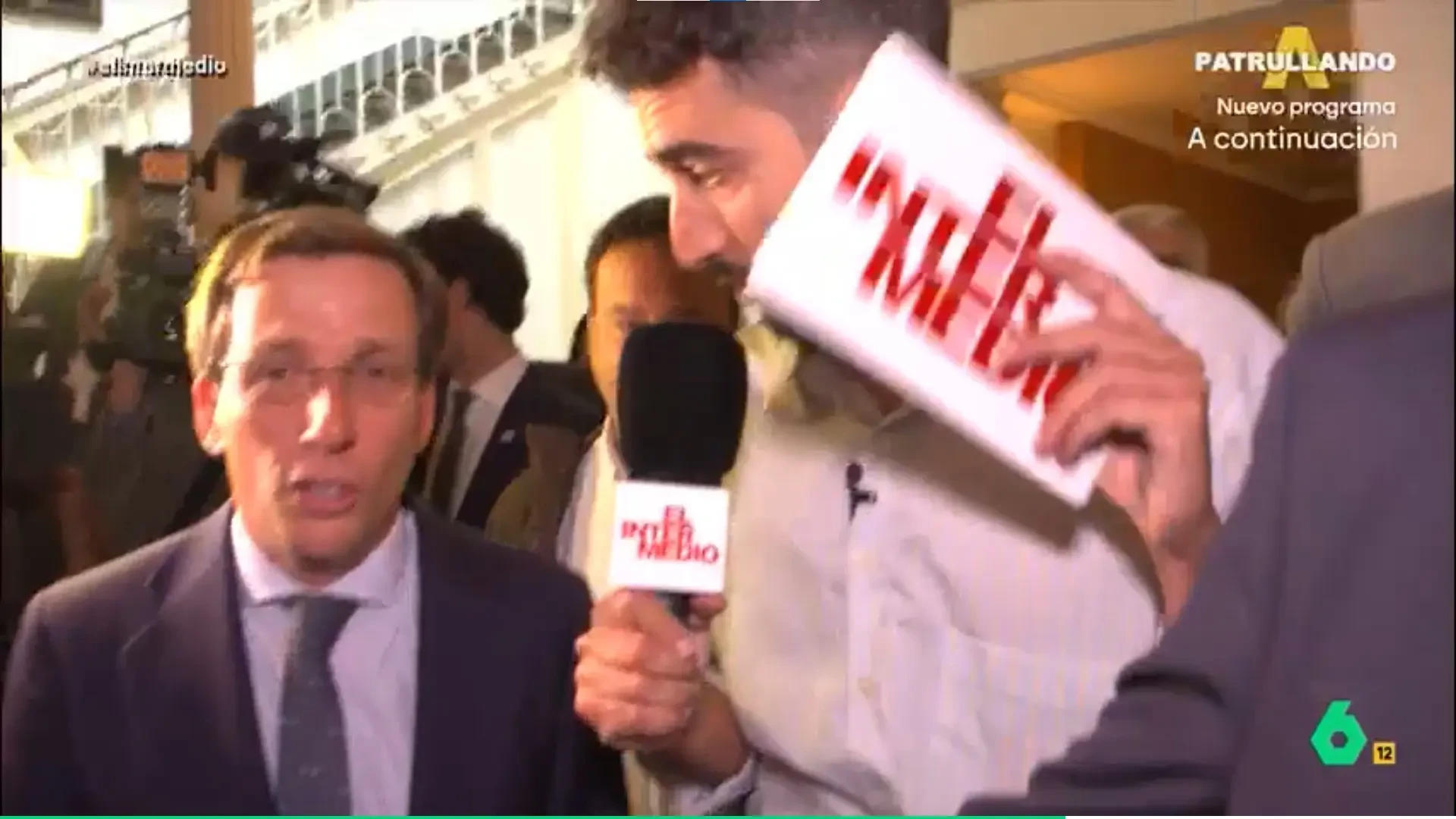 Martínez-Almeida responde a Isma Juárez en 'El Intermedio' si prefiere a Aznar o a Rajoy