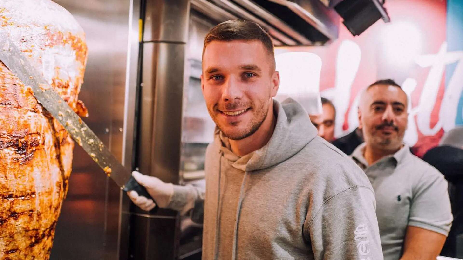 Lukas Podolski y su imperio millonario... gracias a un negocio de kebabs: más de 200 millones de patrimonio 