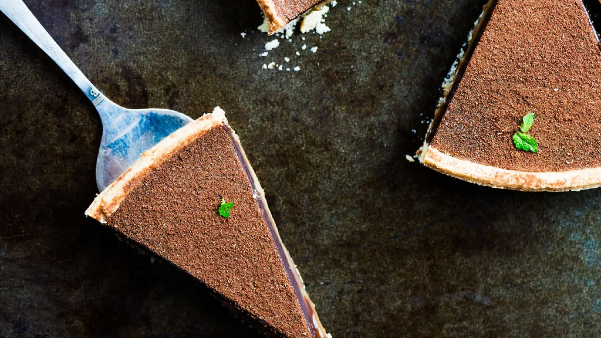 Tarta de chocolate sin horno y sin huevo: una receta fácil y rápida para conquistar a toda la familia