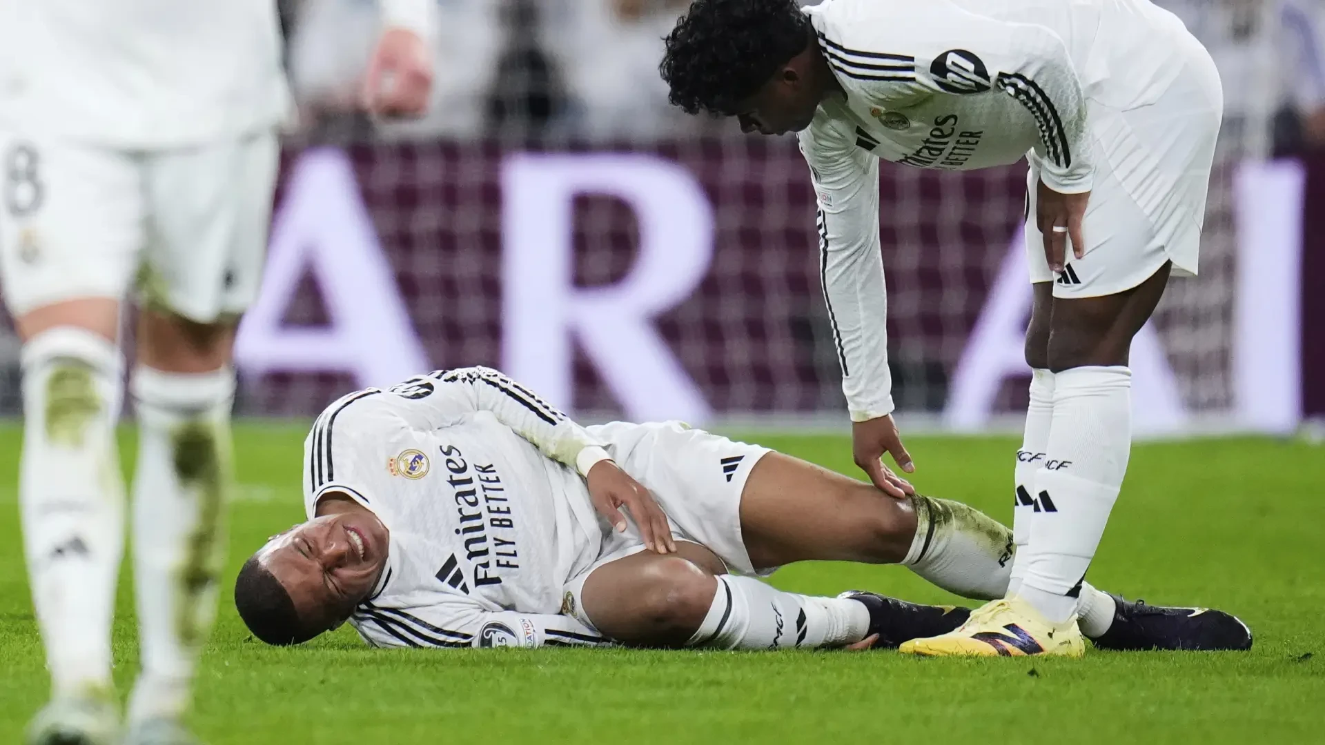 Mbappé tiene solo un esguince en el tobillo y llegará, muy justo, a la final de Copa del Rey 