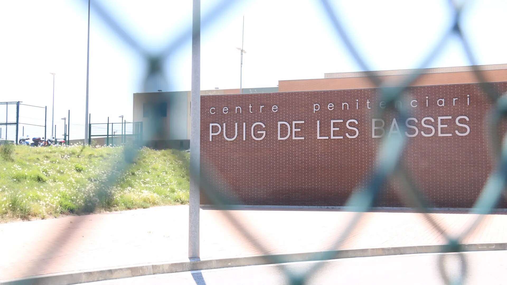 Denuncian una nueva agresión de un interno contra varios funcionarios de la prisión Puig de les Basses