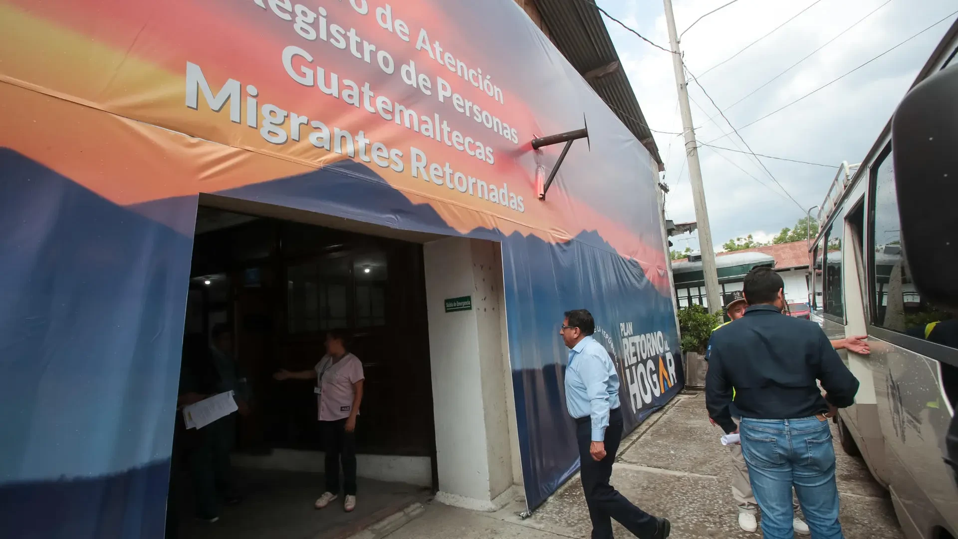 Ante el aumento de deportaciones, Guatemala inaugura un centro para los que regresan sin nada