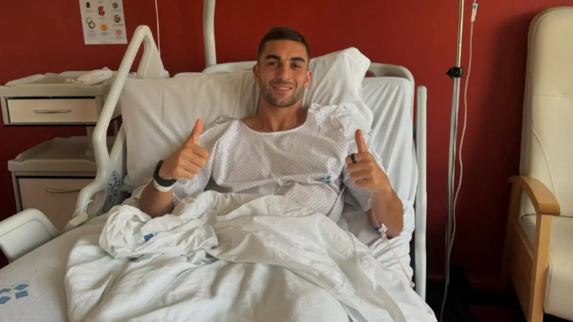 Ferran Torres, desde el hospital tras ser operado: 