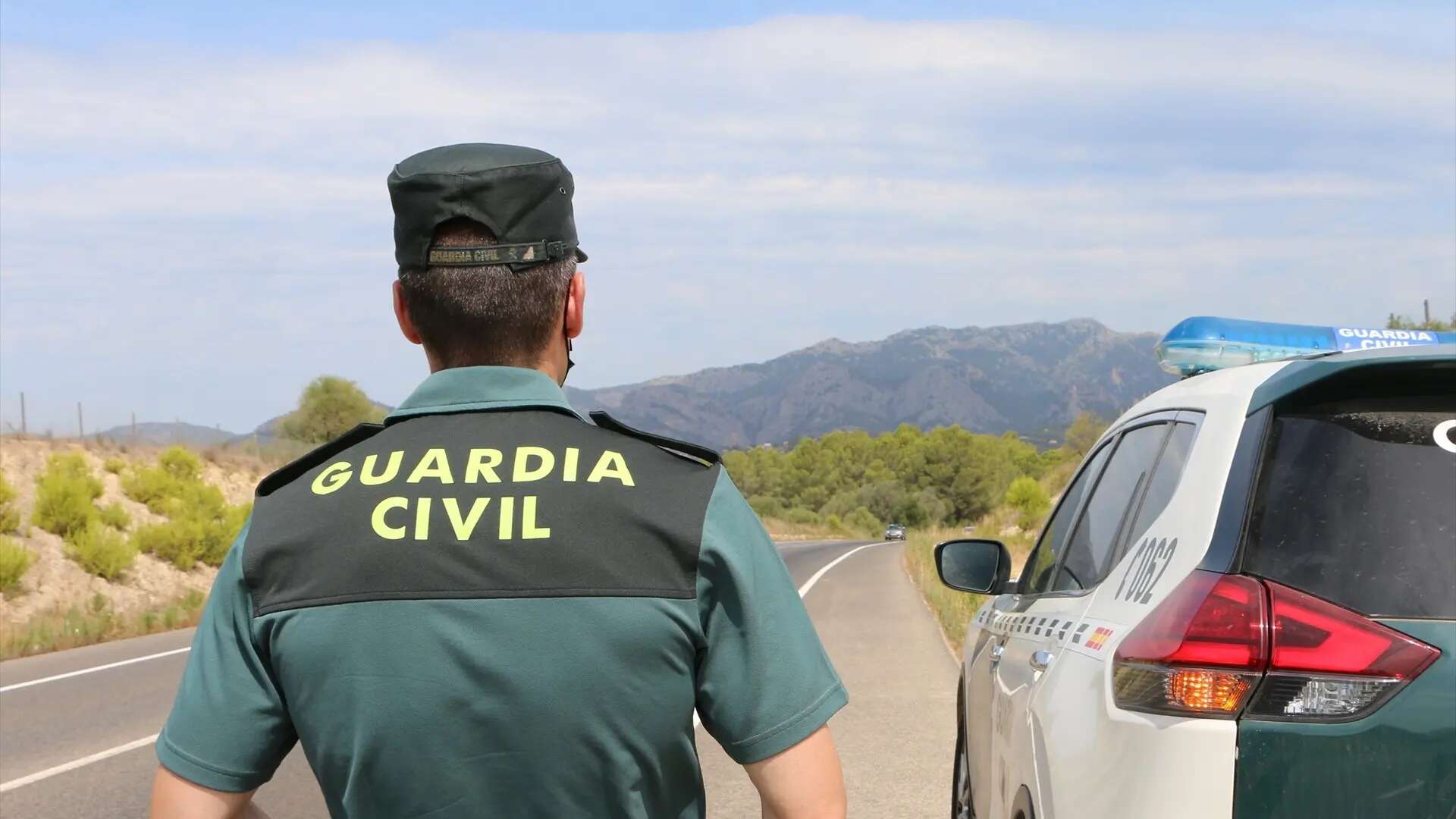 La sorpresa que se llevó una patrulla de la Guardia Civil al parar un vehículo por un faro fundido en A Coruña