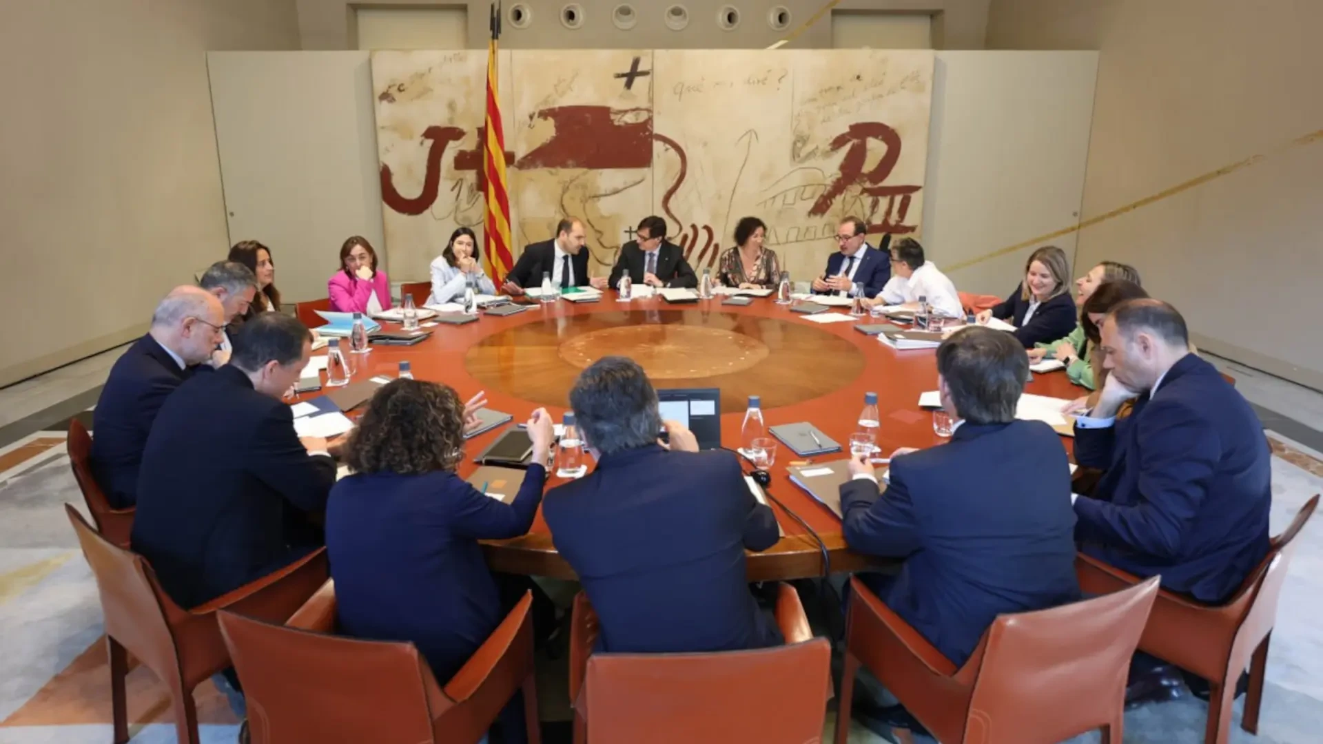 El Govern permitirá a la Generalitat recurrir a los bancos para refinanciar 3.500 millones de deuda