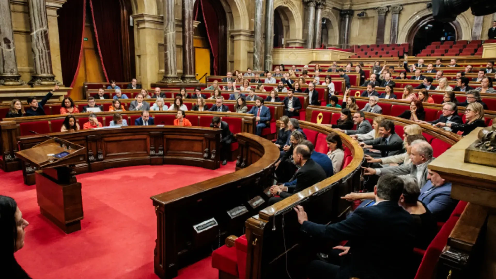 El Parlament avala el segundo suplemento de crédito de 1.301 millones con los votos a favor de PSC, ERC y Comuns