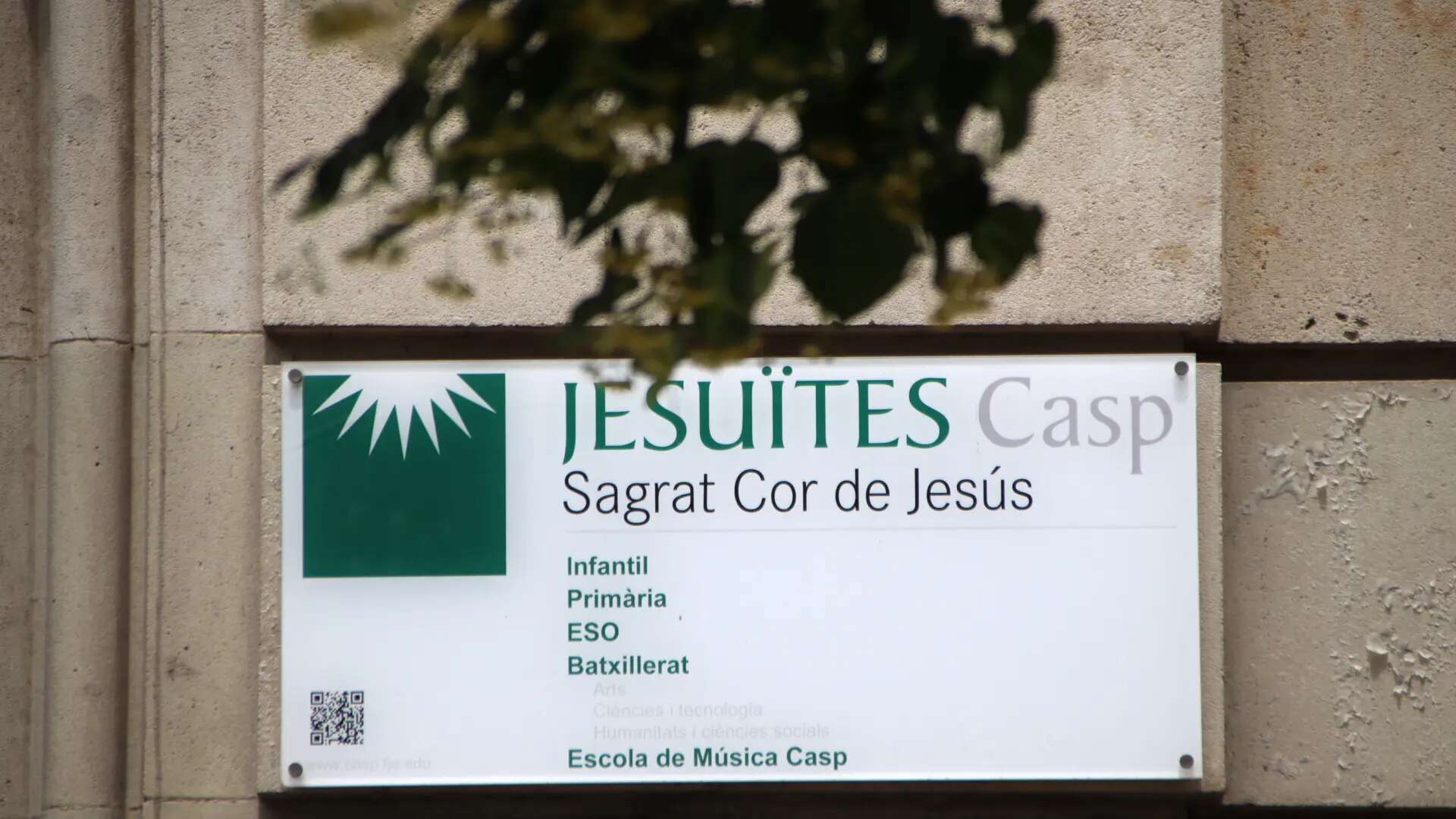 Un juez procesa a un enfermero del colegio Jesuïtes Casp de Barcelona por una presunta agresión sexual a menores