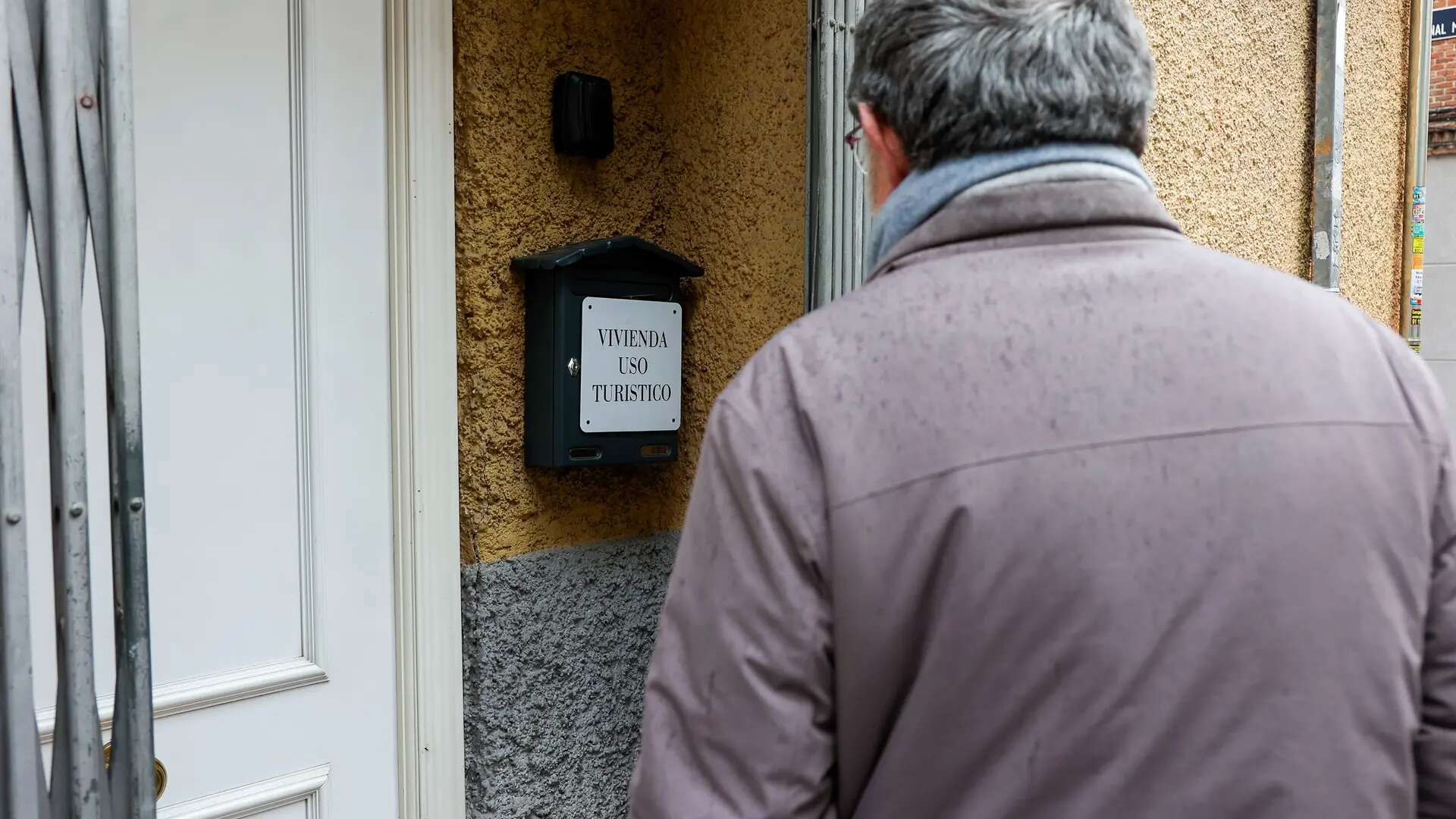 La vigilancia a los pisos turísticos en Madrid logra devolver el uso residencial a 293 viviendas