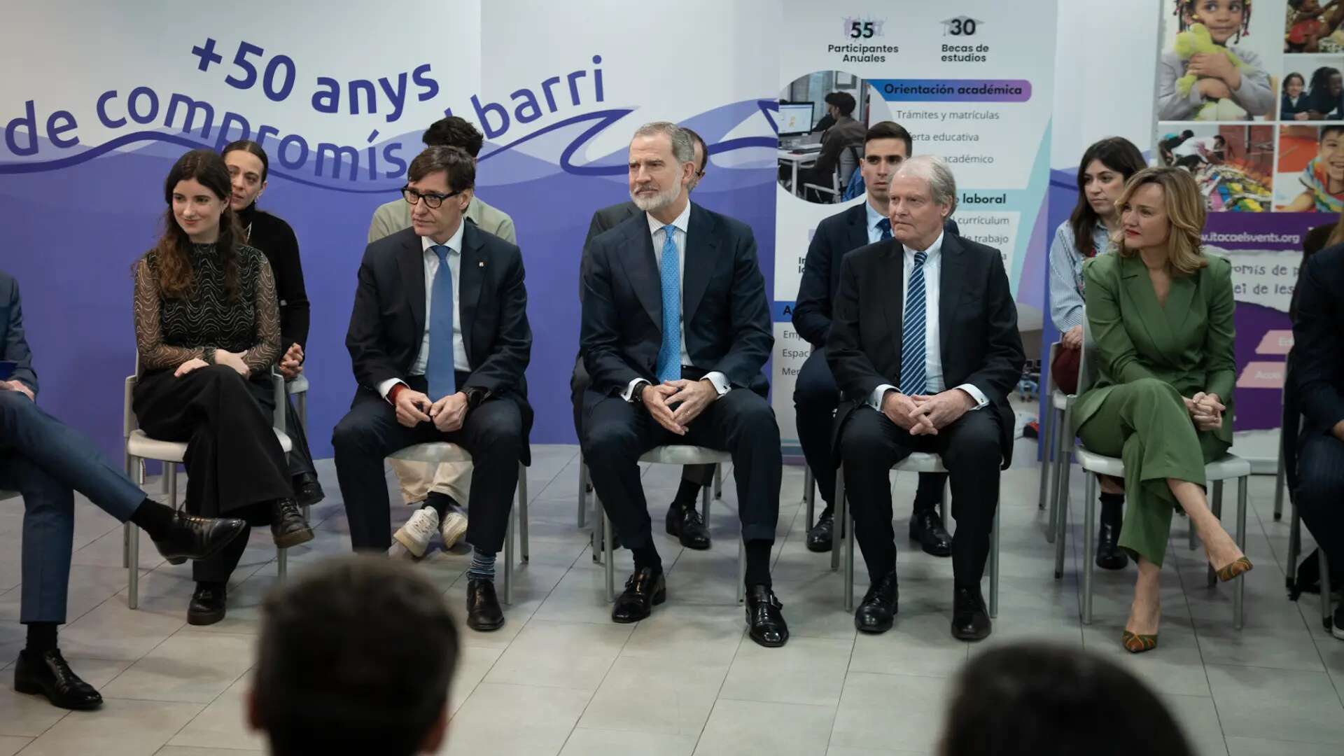 El rey Felipe VI llega a la Associació Ítaca de L'Hospitalet por el Tour del Talento de la Fundación Princesa de Girona