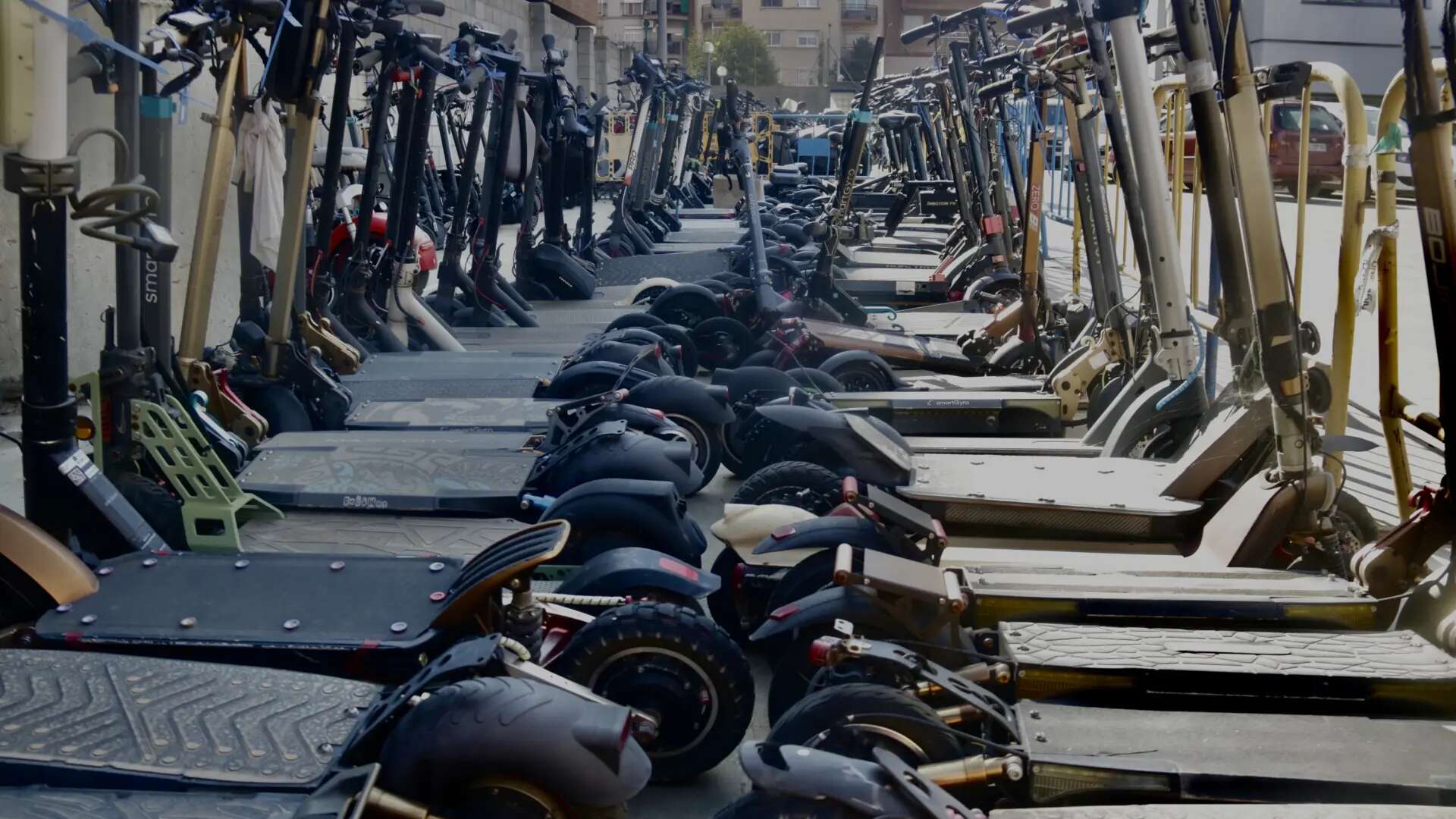 Pillan en Santa Coloma de Gramenet un patinete eléctrico manipulado para llegar a los 142 km/h