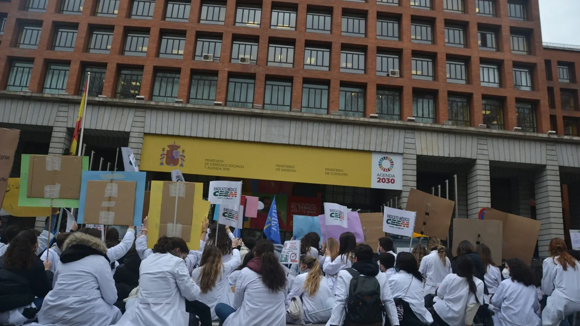 Los sindicatos médicos ven 