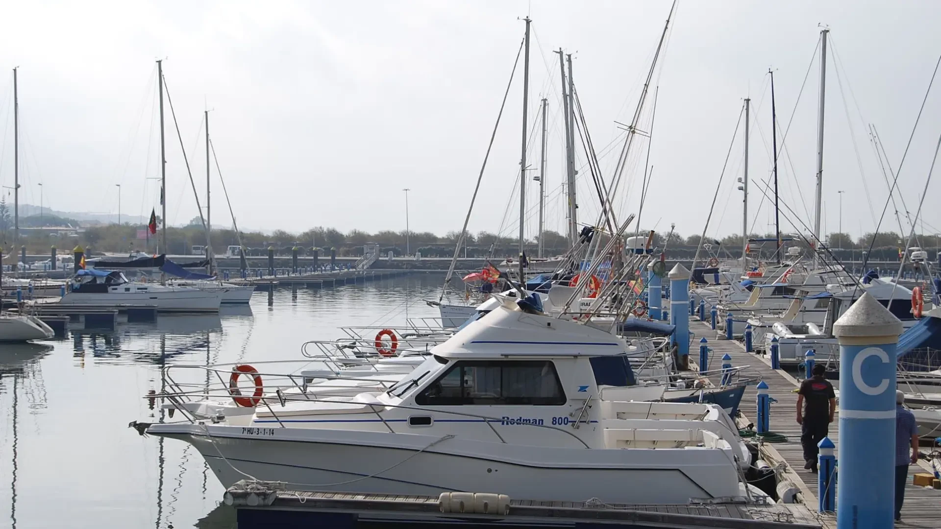 Se hunde en Oropesa una embarcación de recreo con varias personas a bordo