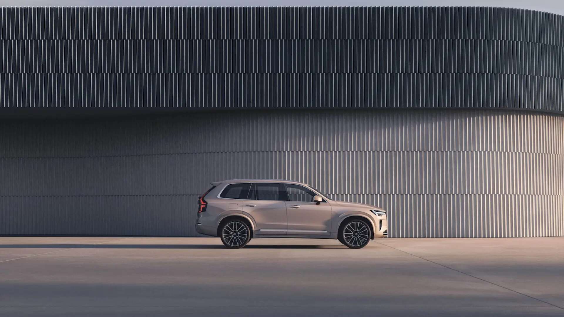 Volvo actualiza el XC90 que seguirá utilizando motores térmicos electrificados