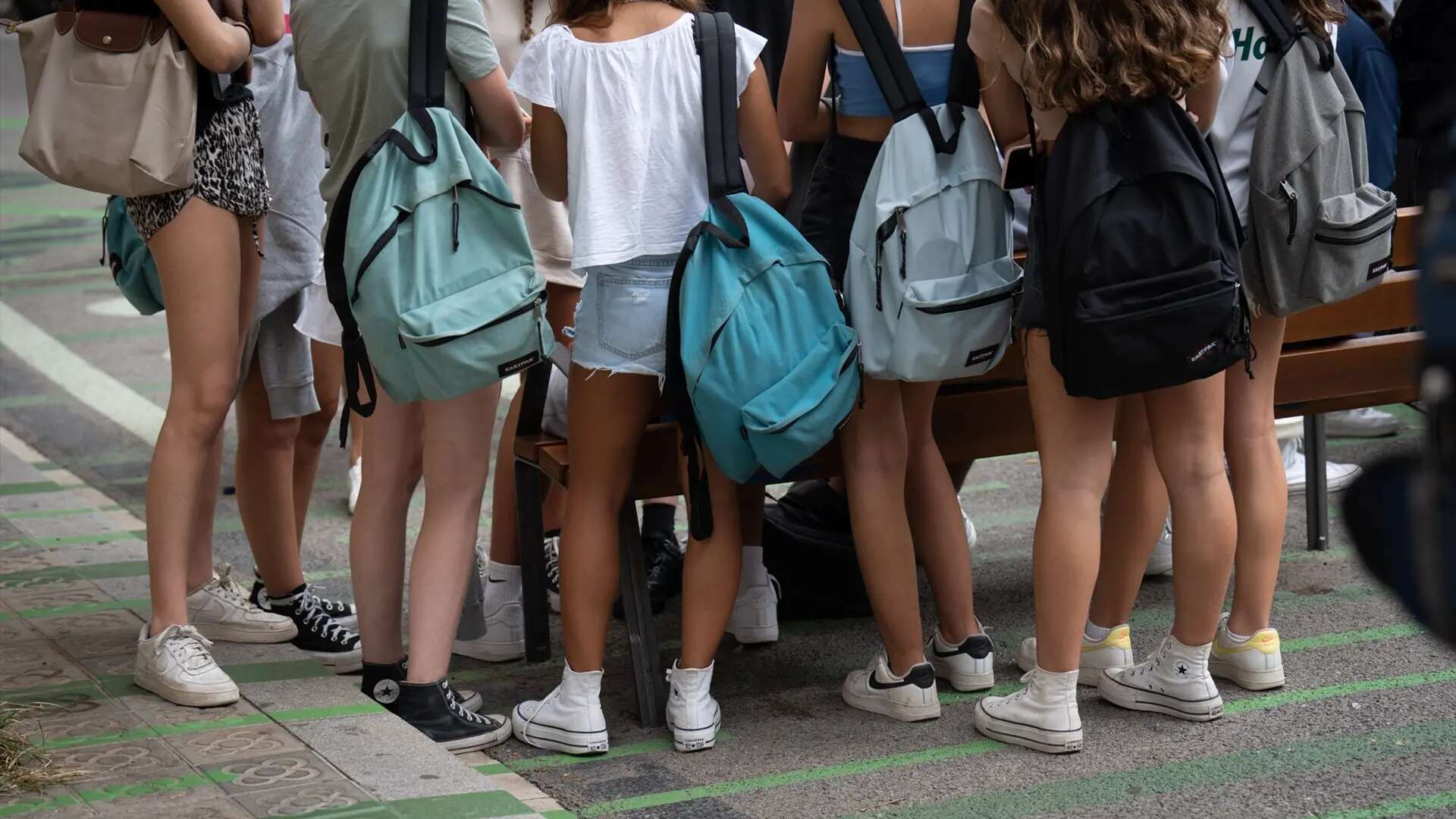 Familias de un instituto de Barcelona avisan de ratios altas al asumir alumnos de la Escola Mireia