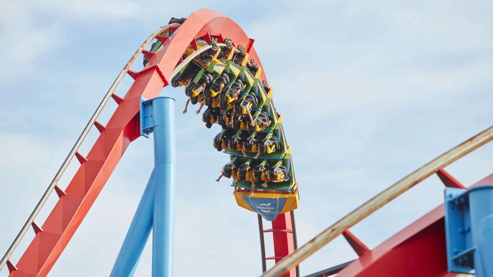 PortAventura World encara su 30 aniversario con espectáculos renovados y nueva decoración