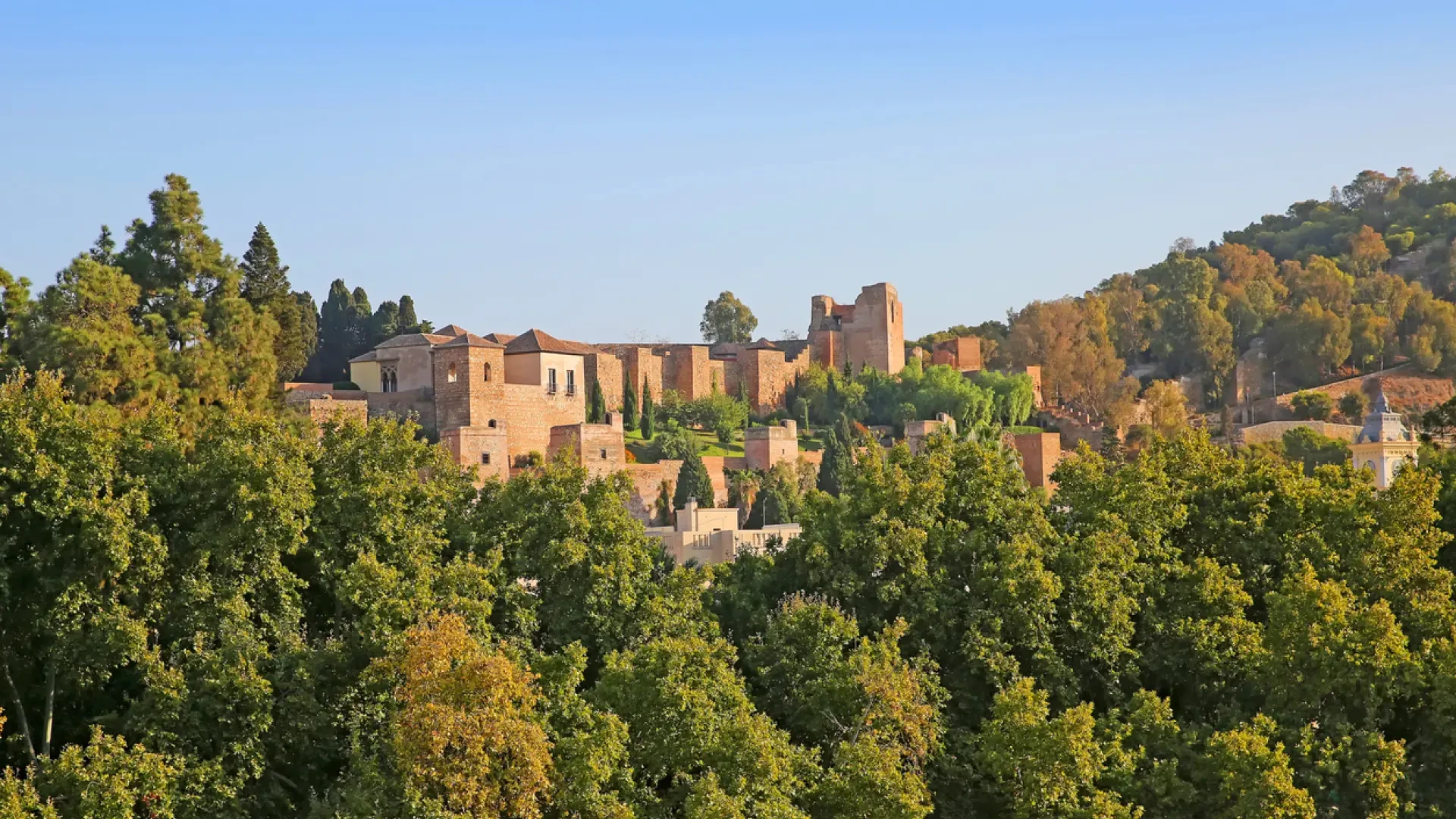Ni el de Bellver ni el de Loarre: así es uno de los castillos más bonitos e inaccesibles de España