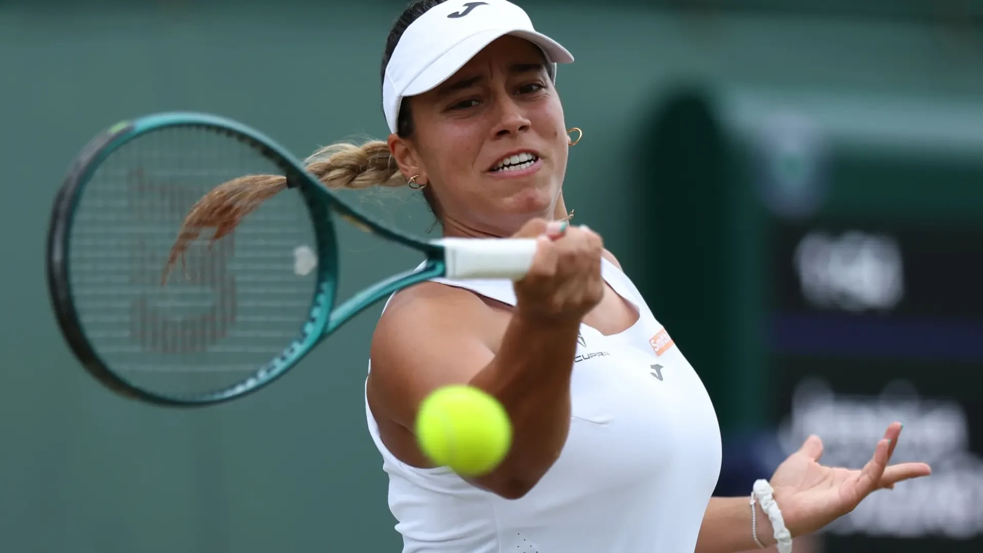 Jessica Bouzas, única española viva en Wimbledon, bate a Yastremska y alcanza los octavos por primera vez