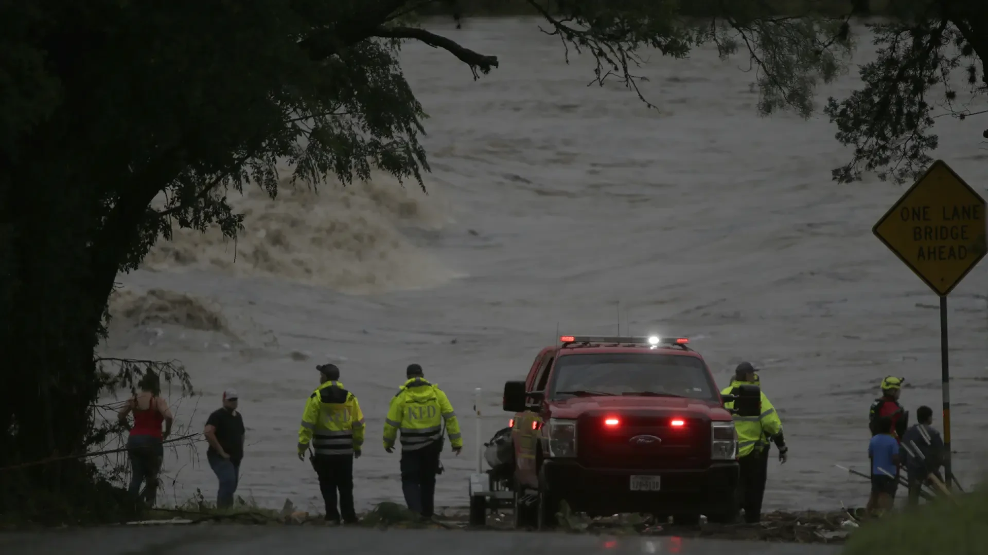 Al menos 25 muertos y 23 niñas desaparecidas tras la crecida del río Guadalupe en Texas
