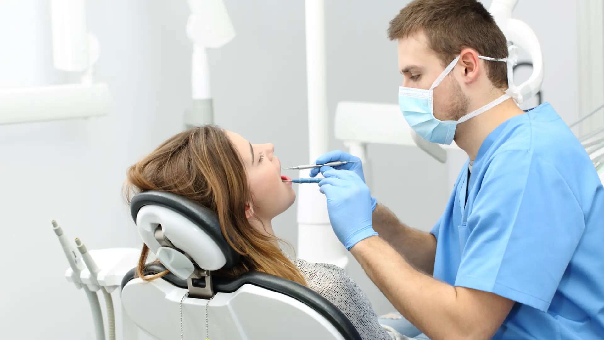 Nueva ayuda de la Seguridad Social en 2025: dentista gratis para los que cumplan estos requisitos