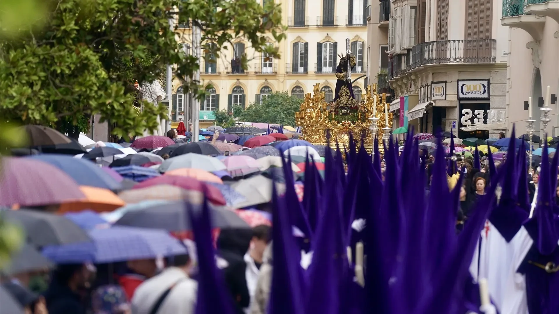 Lluvia, calima y temperaturas por encima de los 20 grados: este es el tiempo que va a hacer en Semana Santa en Sevilla