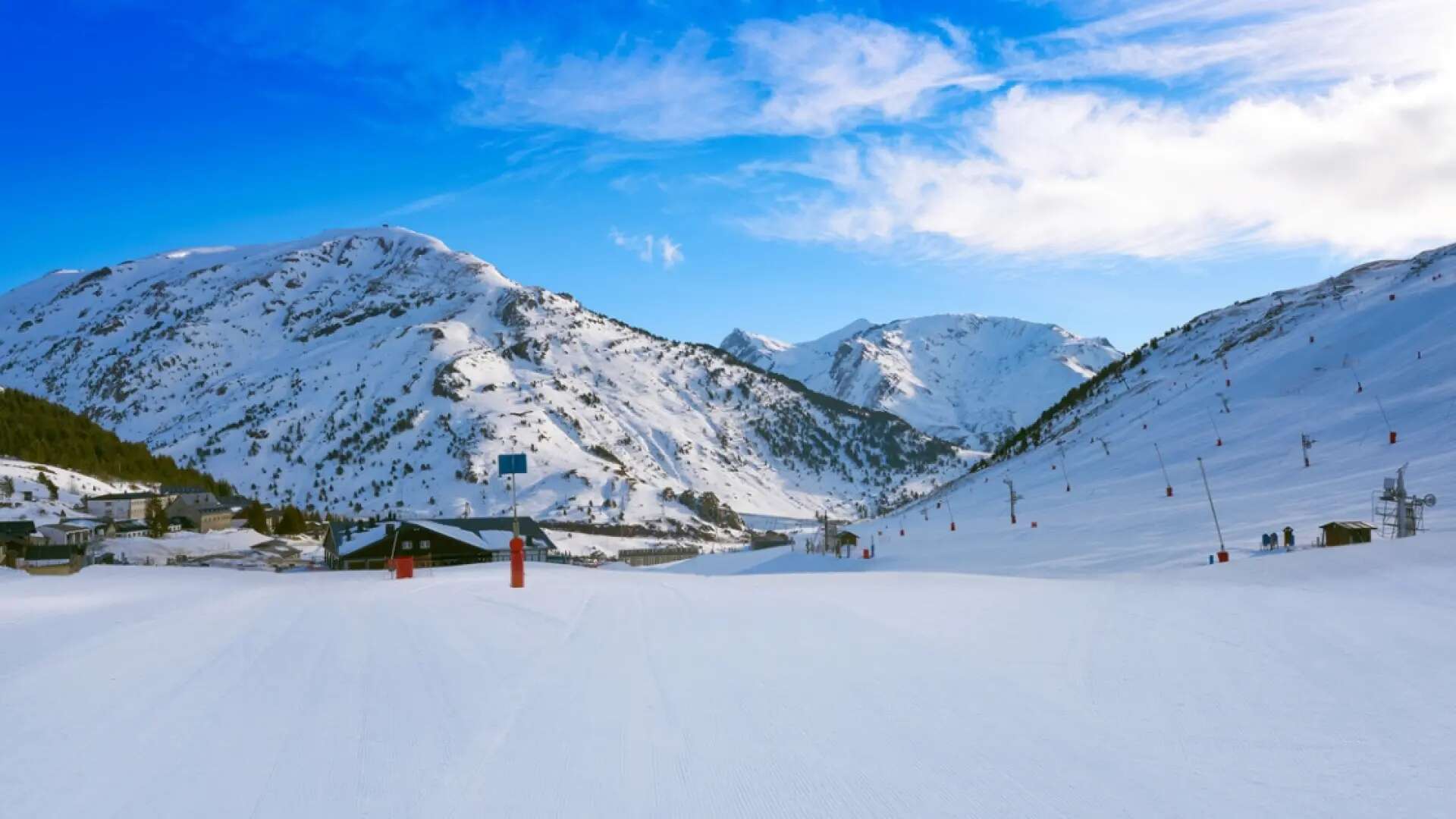 Un esquiador de 15 años resulta gravemente herido tras ser arrastrado por un alud en Huesca