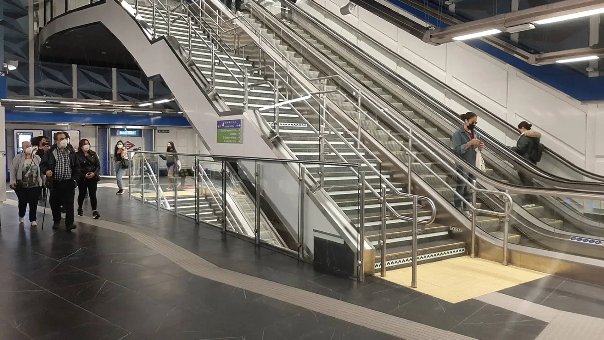 Adiós a las escaleras en el Metro de Madrid: estas son las seis estaciones que tendrán ascensores directos de la calle al andén