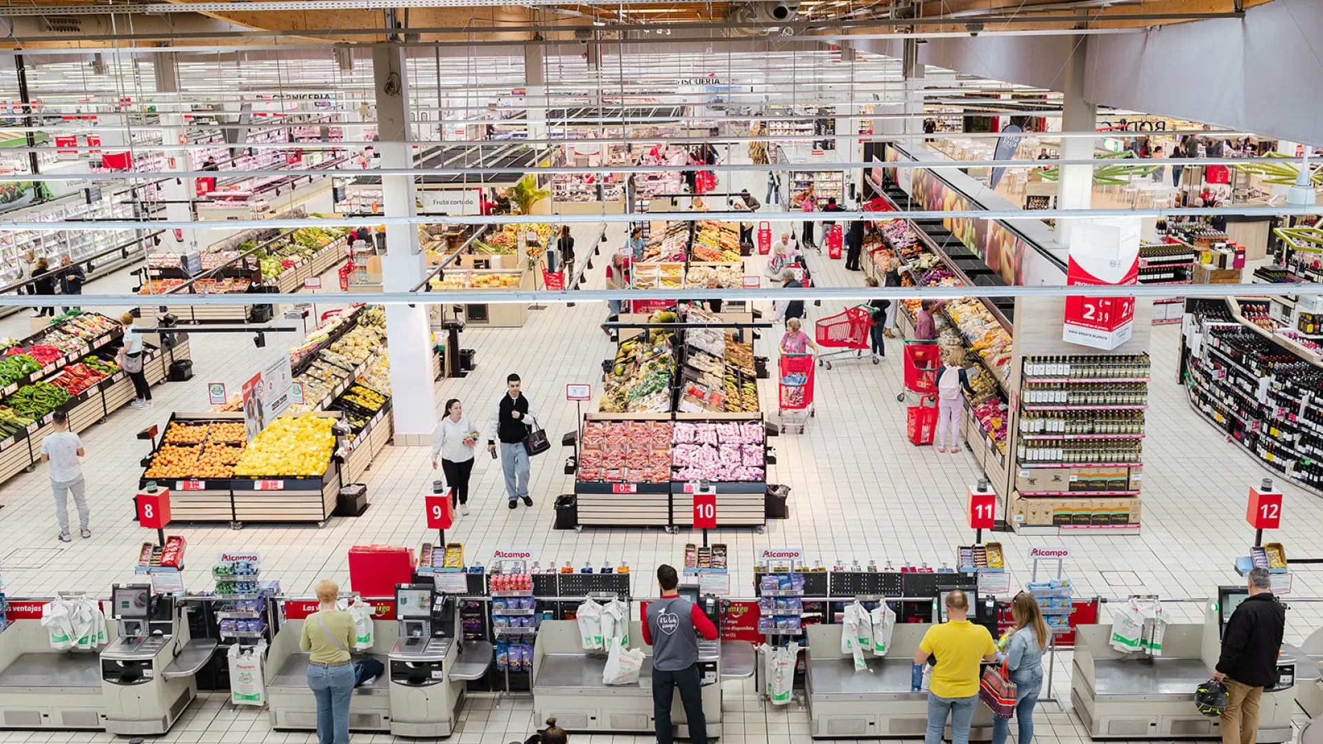 Estos son los 16 supermercados que cerrará Alcampo y los 127 donde recortará personal