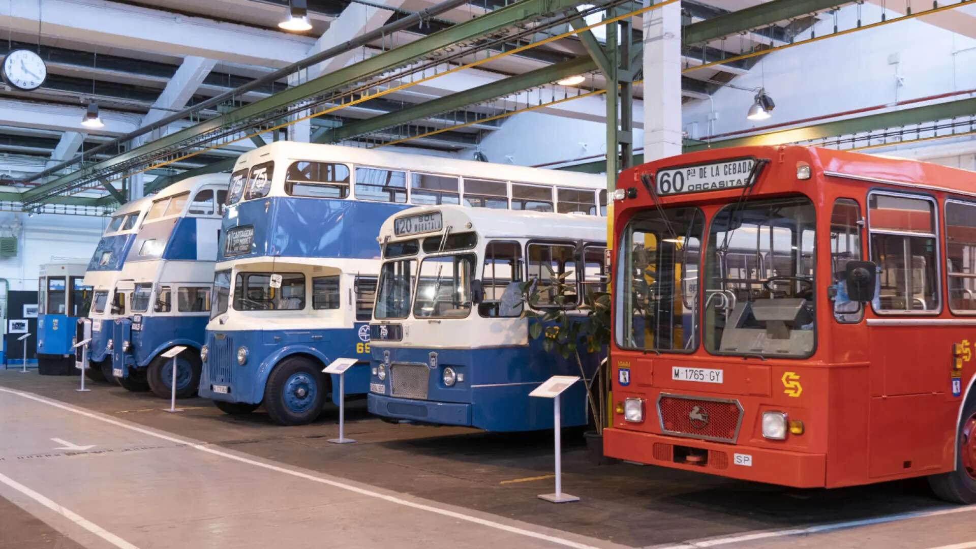 Los buses históricos de EMT se acercarán al centro en un nuevo museo en Mahou-Calderón junto a Madrid Río