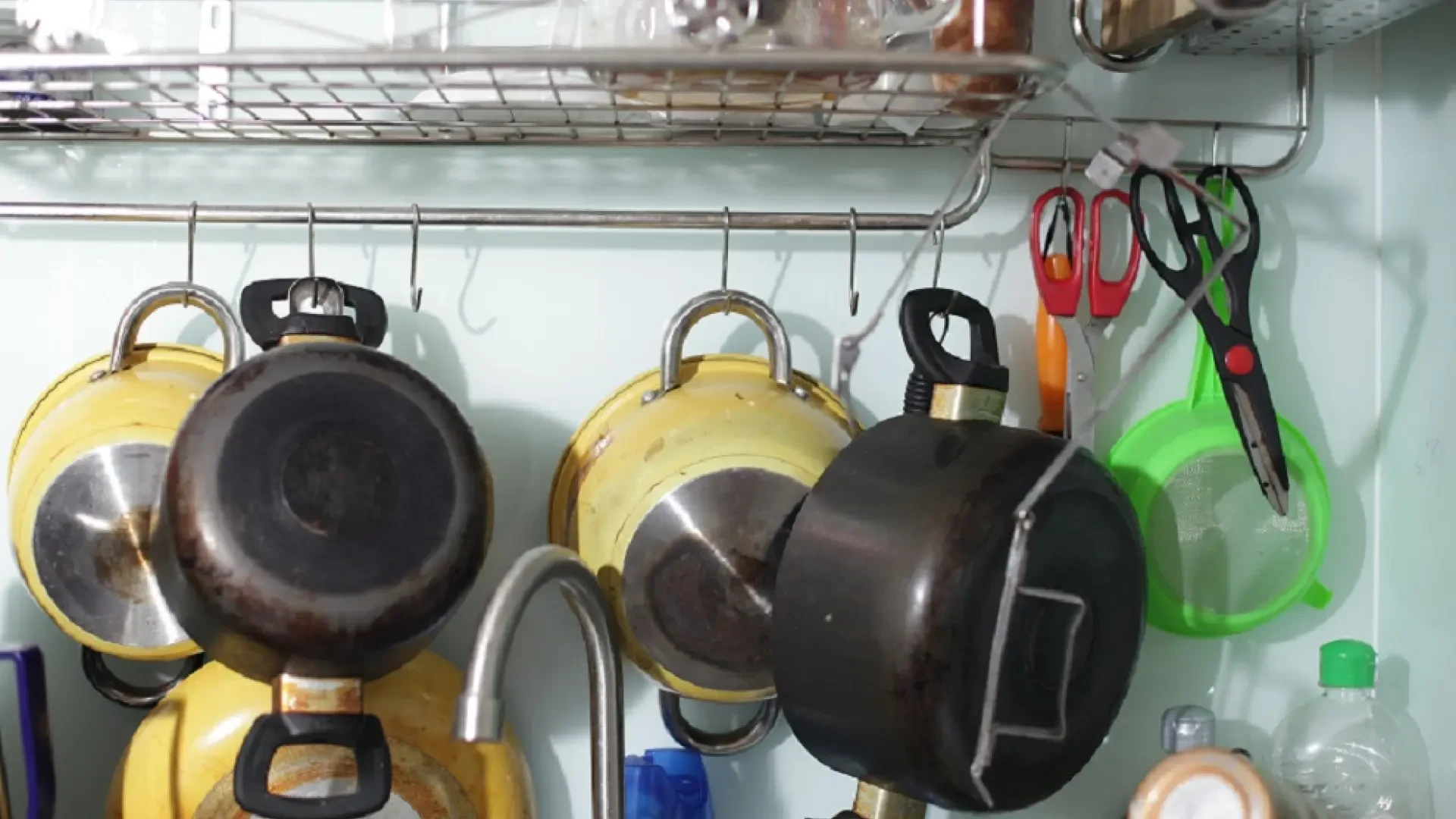 Cómo organizar la cocina y no perderte entre los cacharros