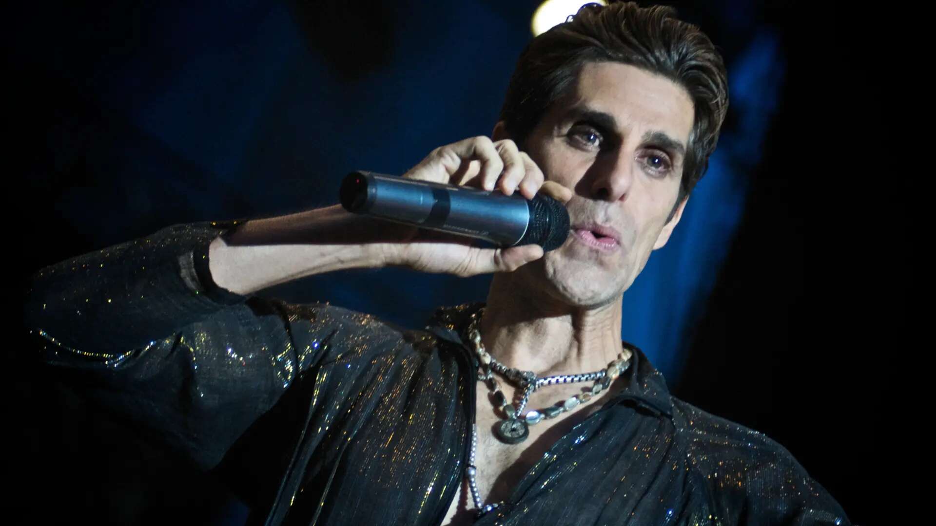 El cantante de Jane's Addiction agrede a su guitarrista en pleno concierto