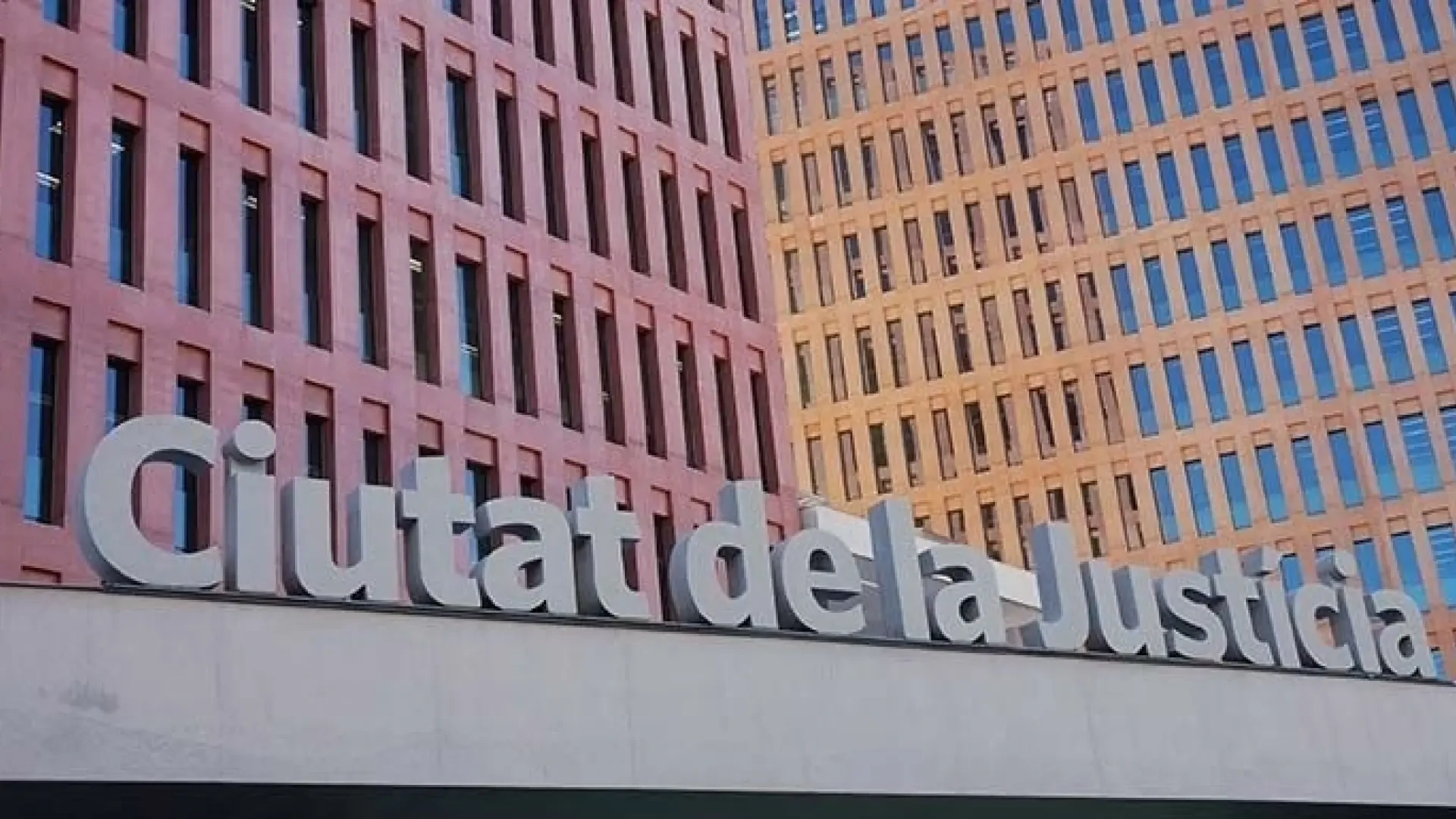 Cifras récord de matrimonios y testamentos en Cataluña durante el 2024: 